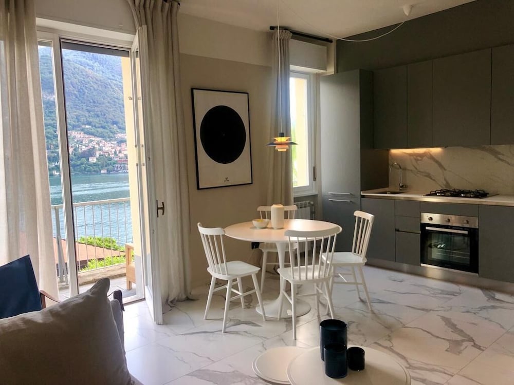 Фото In-Style Carate Urio apartment