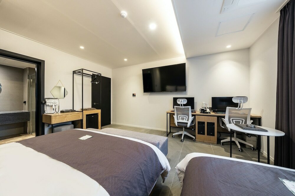 Фото Brown Dot Hotel Suwon