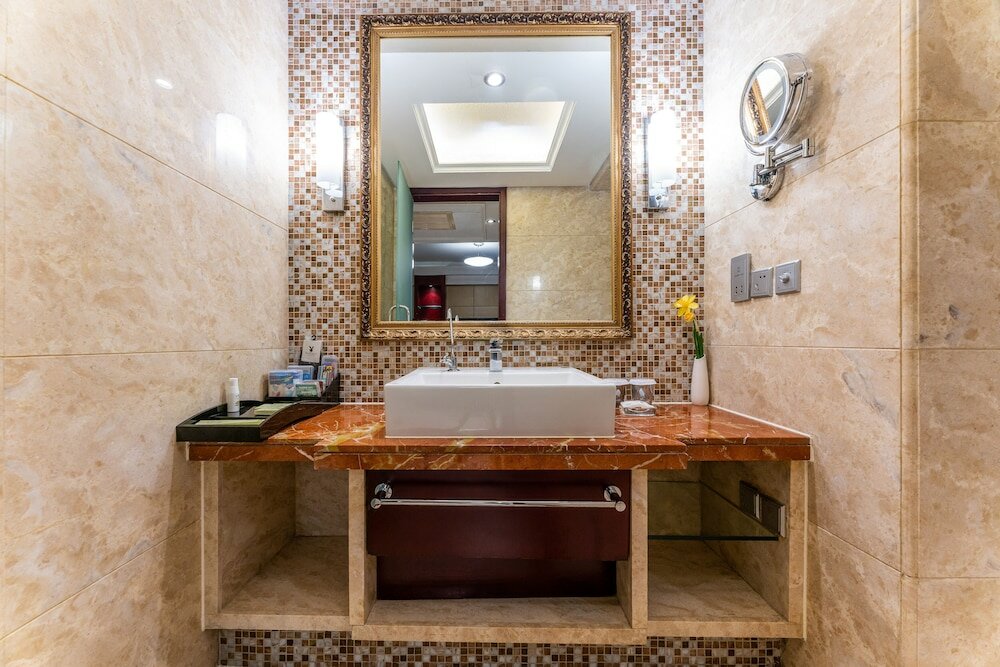 Фото Yun-Zen Century Hotel