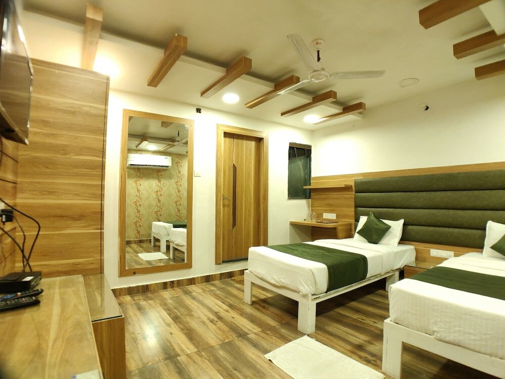 Фото Hotel Tilak