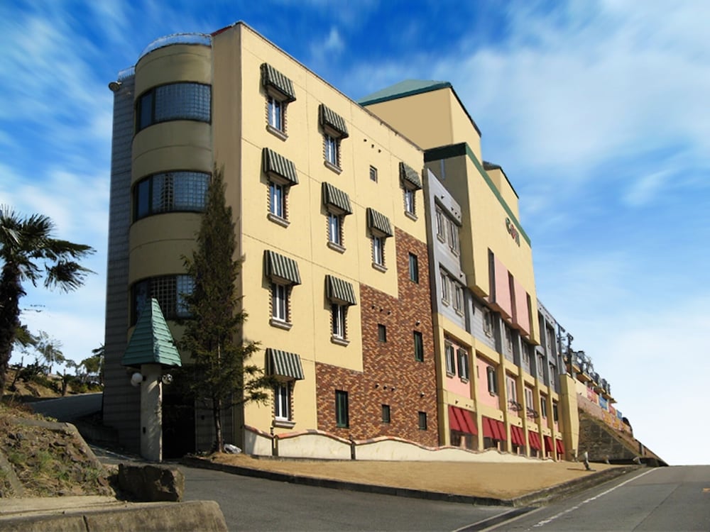 Фото отеля 2