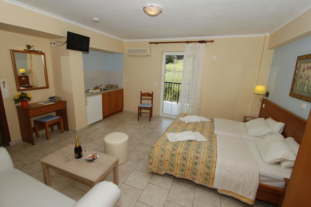 Фото Perros Hotel