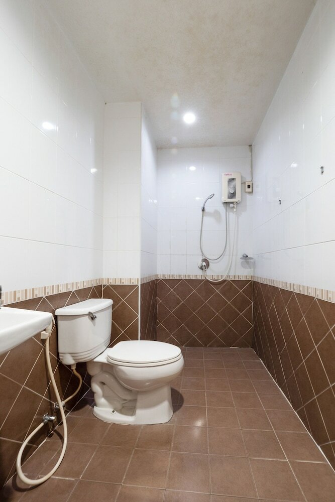 Фото Oyo 826 Cozy Rooms