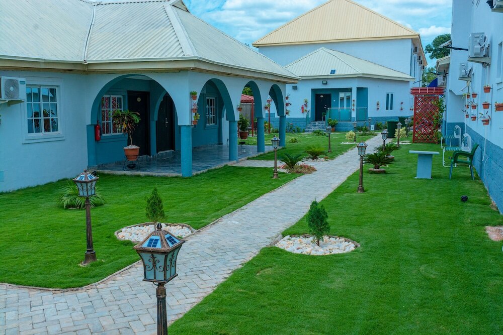 Фото отеля 1