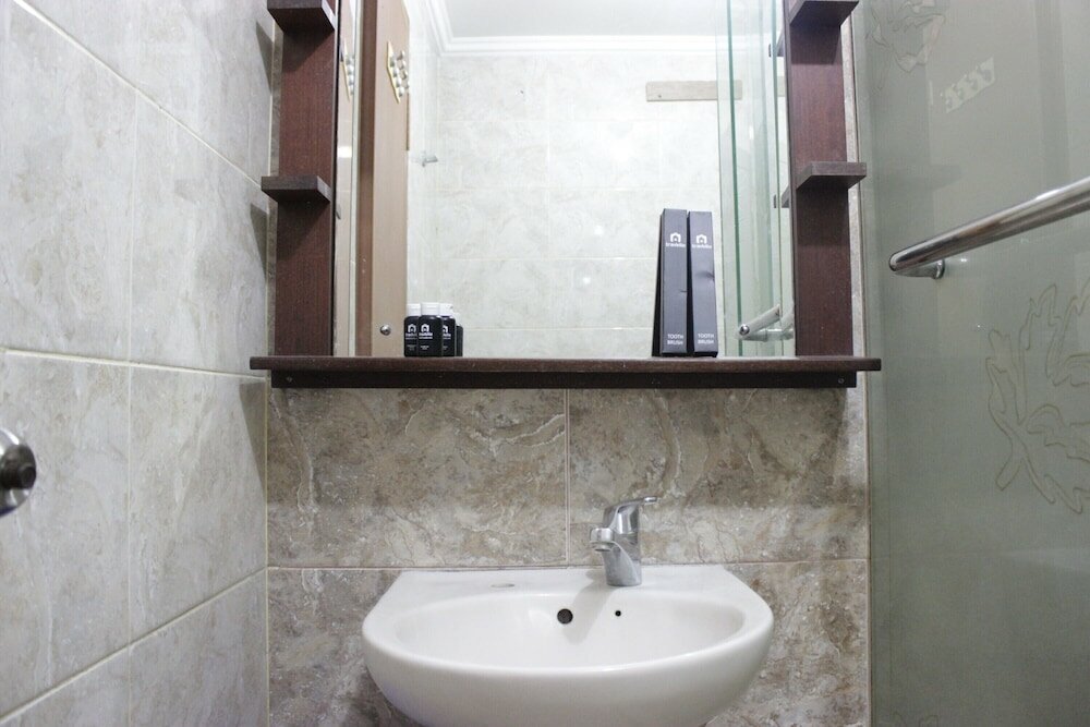 Фото Contemporary Near Cihampelas at Parahyangan Residence Apartment