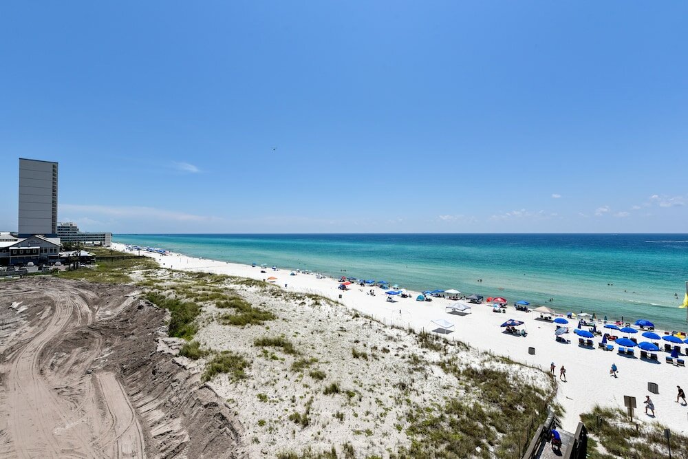 Фото Emerald Beach by Book That Condo