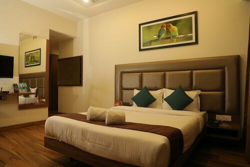 Гостиница Sky suites by Monarch