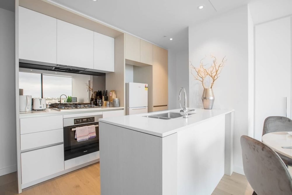 Фото Delightful 2br Riverview@docklands