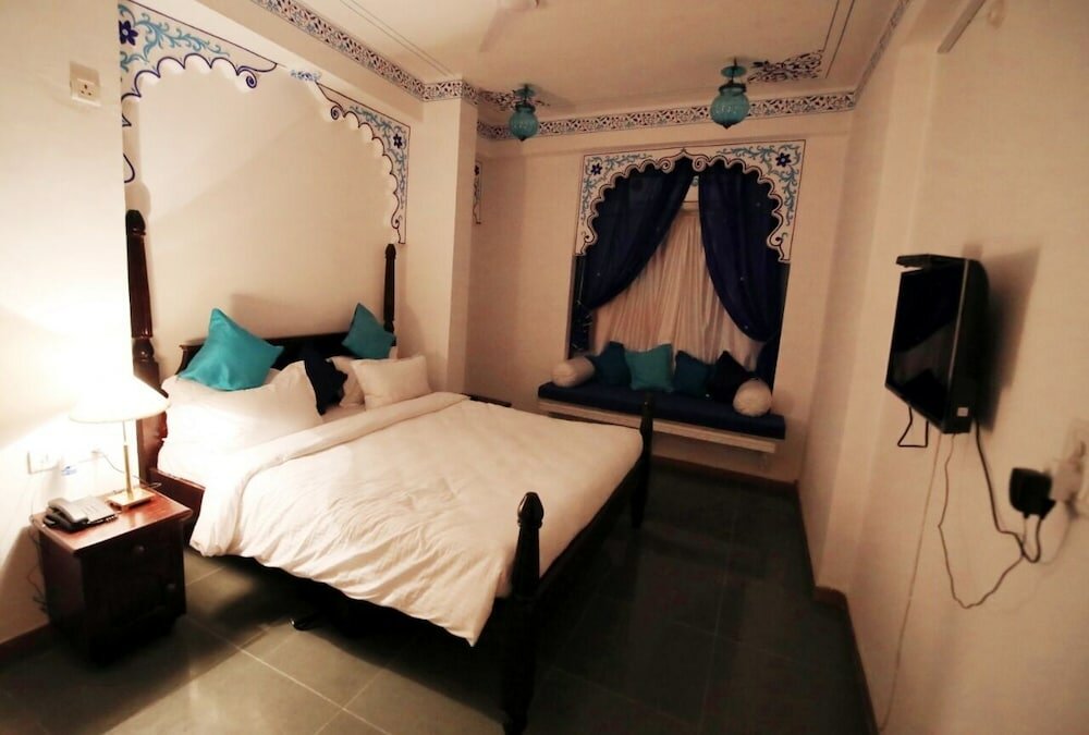 Фото Hotel Dhola Ghat Haweli