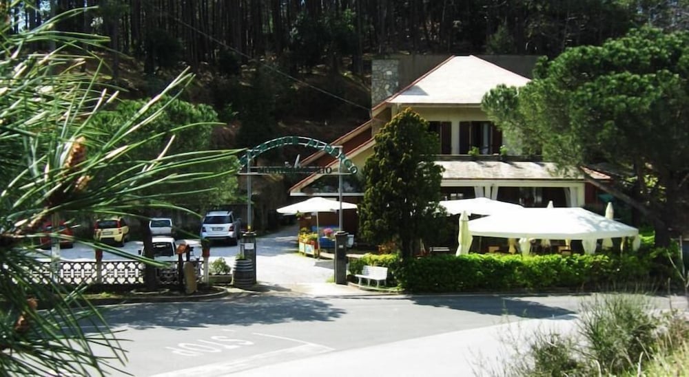 Фото Hotel Monterosso Alto