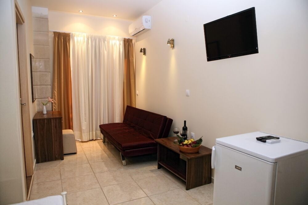 Фото Niriides Beach Hotel