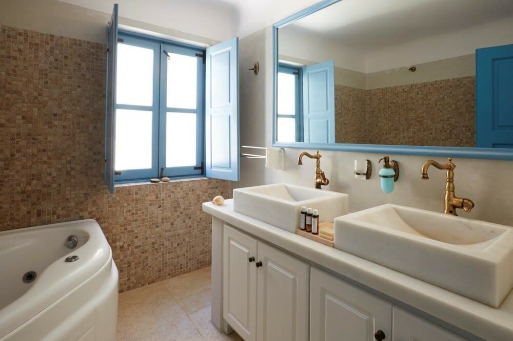 Фото Black Rose Suites