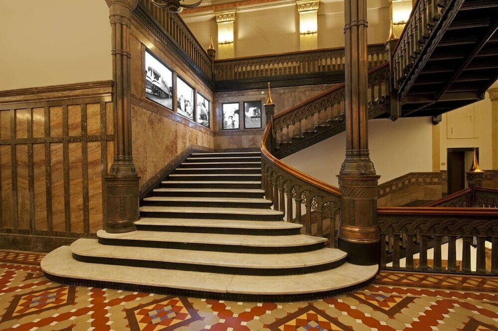 Фото Hilton Garden Inn Milwaukee Downtown