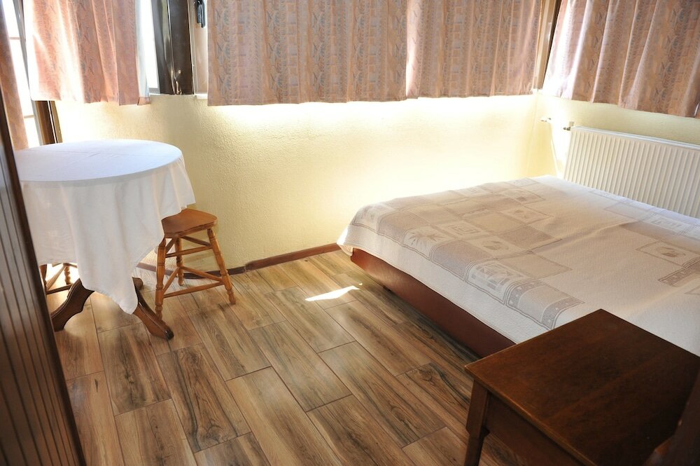 Фото Niki Hotel Apartments