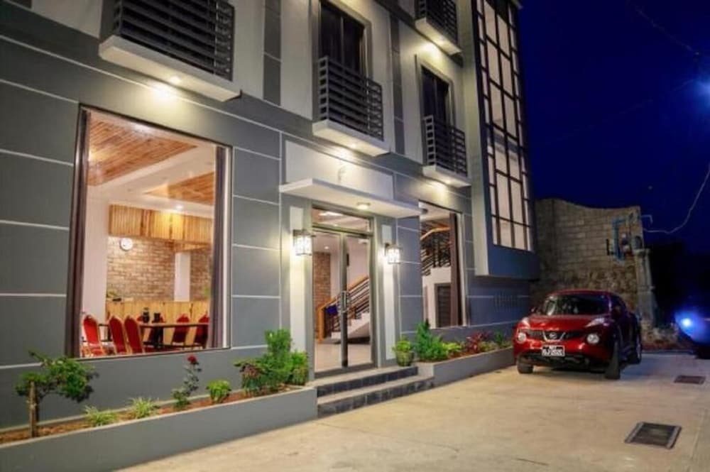 Фото отеля 2