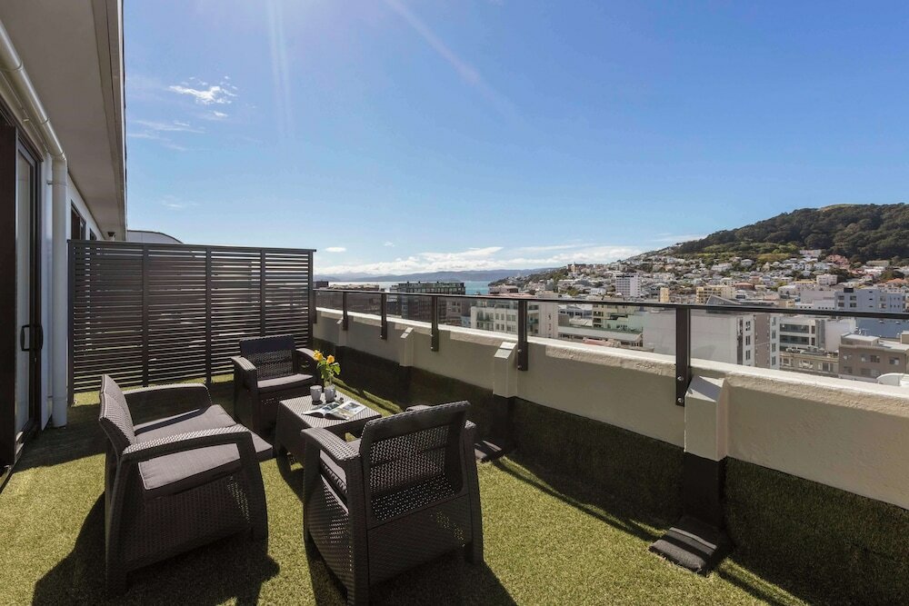 Фото Oaks Wellington Hotel