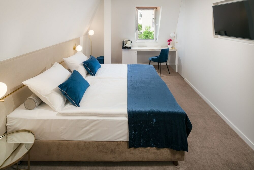 Фото Flos Luxury Rooms