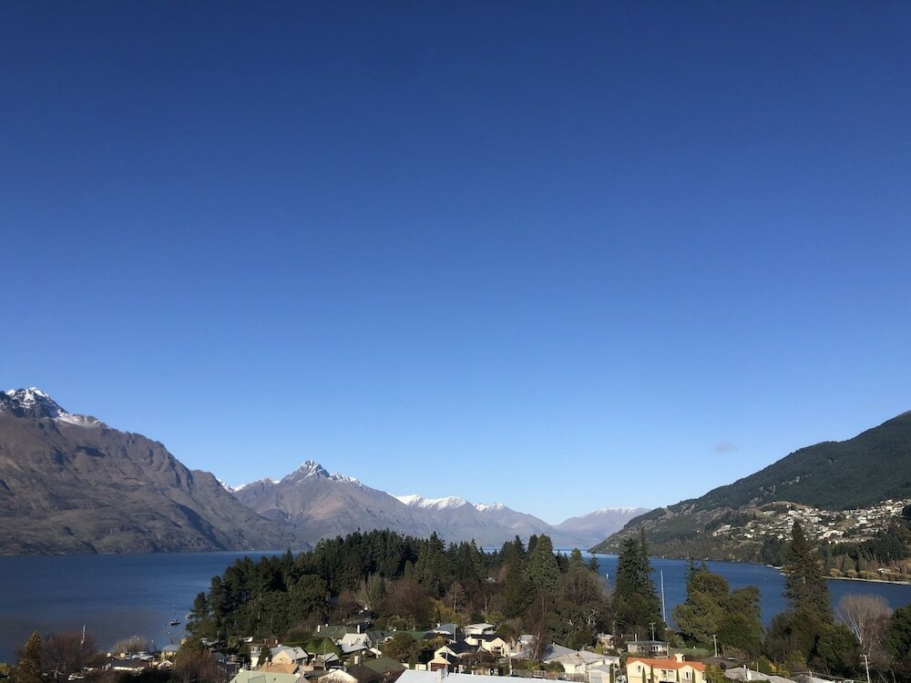 Фото Ramada Queenstown Central