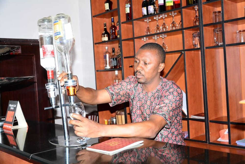 Фото Marvel Hotel Suites