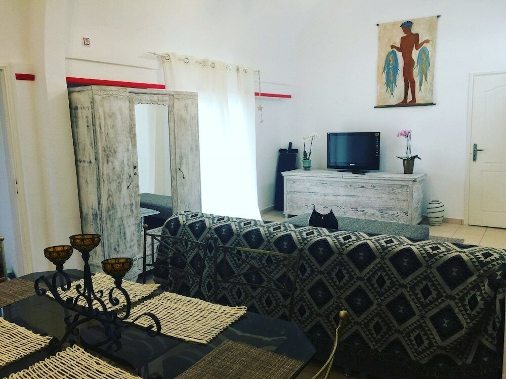 Фото Thira Santorini