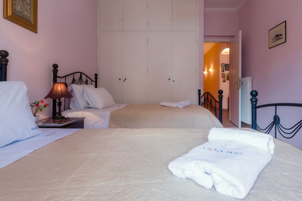 Фото Sidewalk Apartment