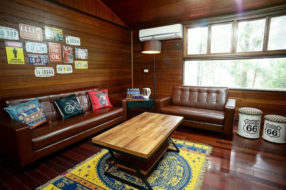 Фото Hillside Plot Inn