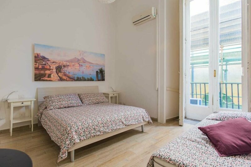 Гостиница In Napoli B&b в Неаполе