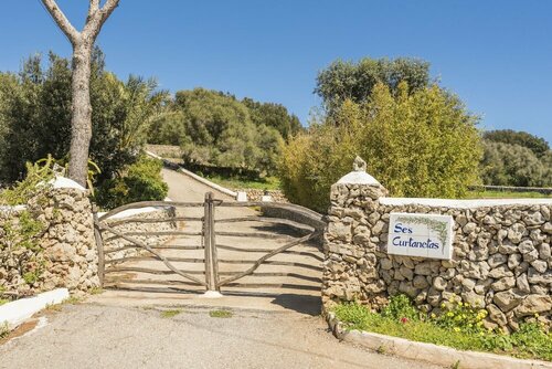 Гостиница Finca Ses Curtanetes
