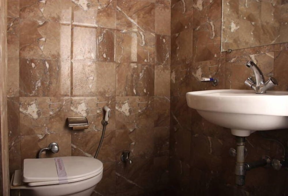 Фото Hotel Varuna