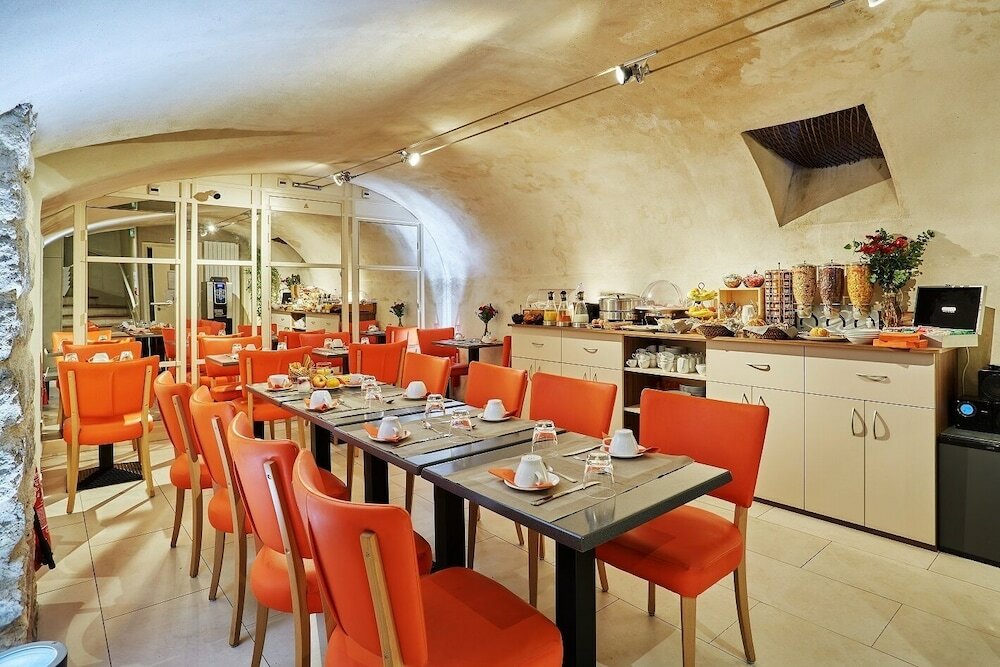 Фото Le Relais Saint Charles Paris