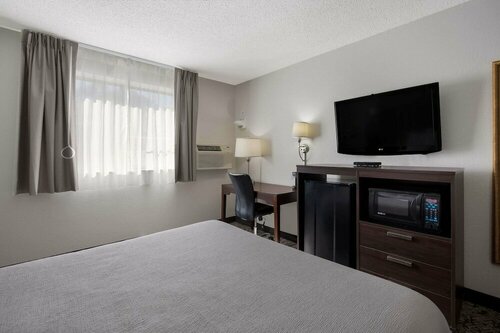Гостиница Quality Inn в Кантоне