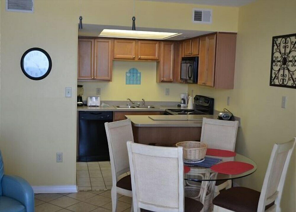 Фото Sunswept Condominiums