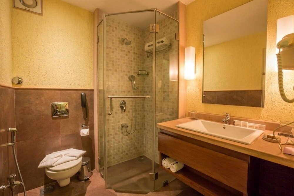 Фото Deltin Suites