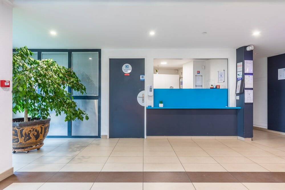 Фото Zenitude Hôtel - Résidences Magny les Hameaux