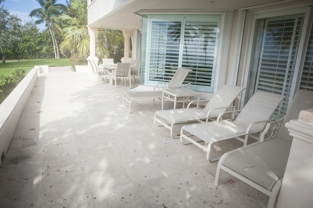 Фото Provident Luxury Suites Fisher Island