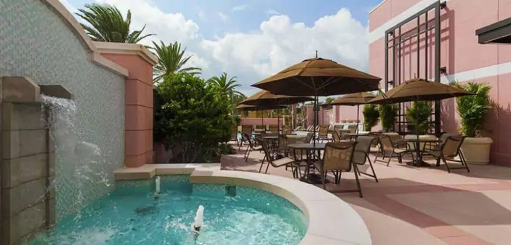Фото Embassy Suites by Hilton Orlando Lake Buena Vista South