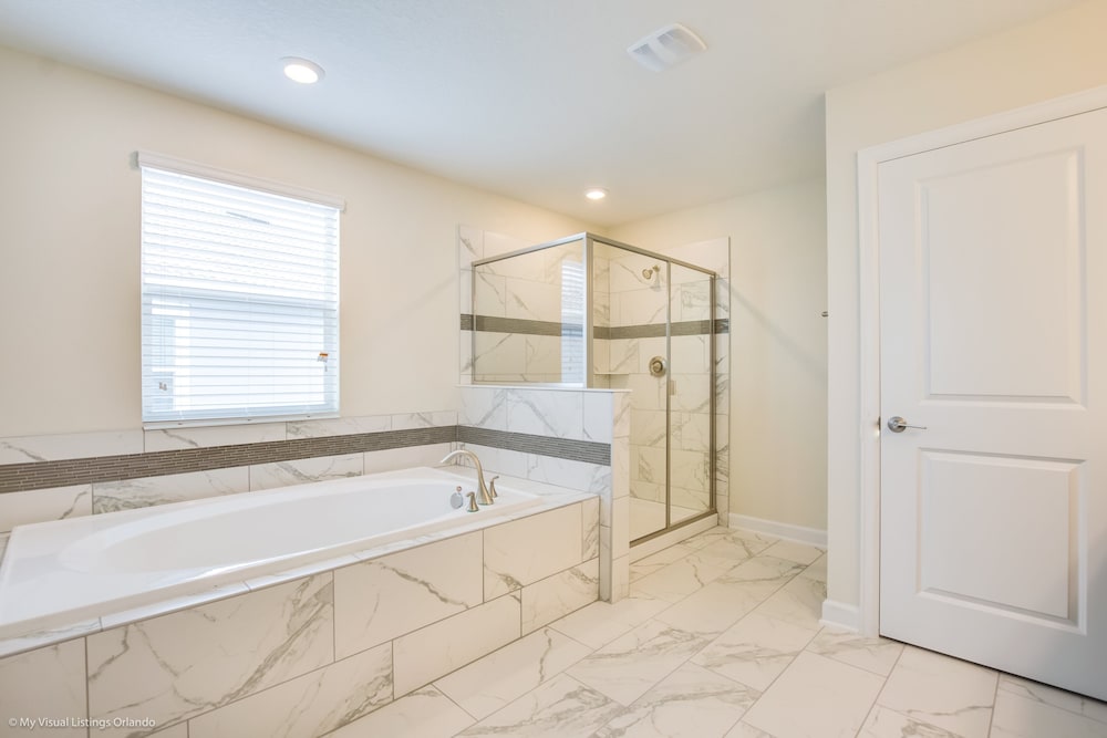 Фото 6 Bedroom Fiji Model at Champions Gate