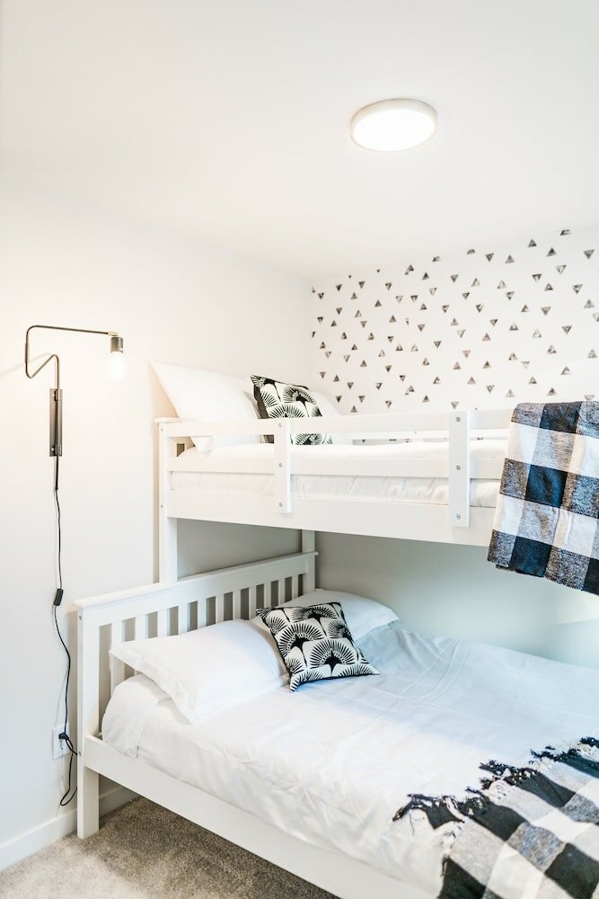 Фото Sky Mark Lux 1 - Modern Elegance In Downtown Seattle