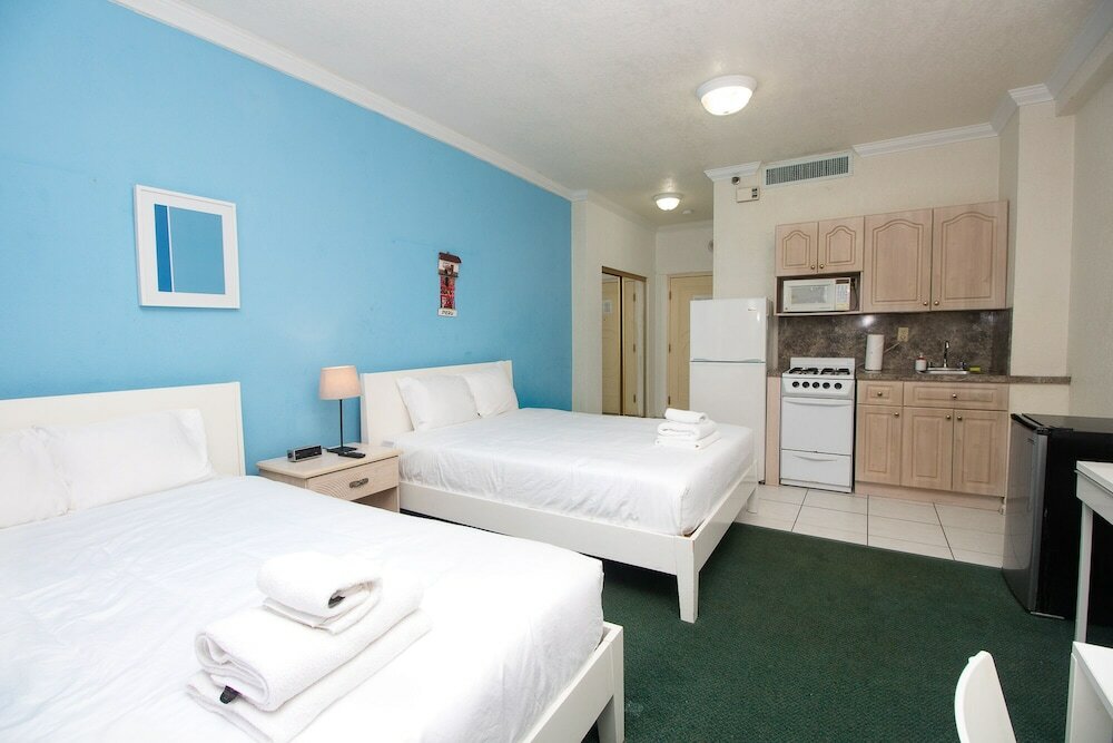 Фото 215 City View Hollywood Beach