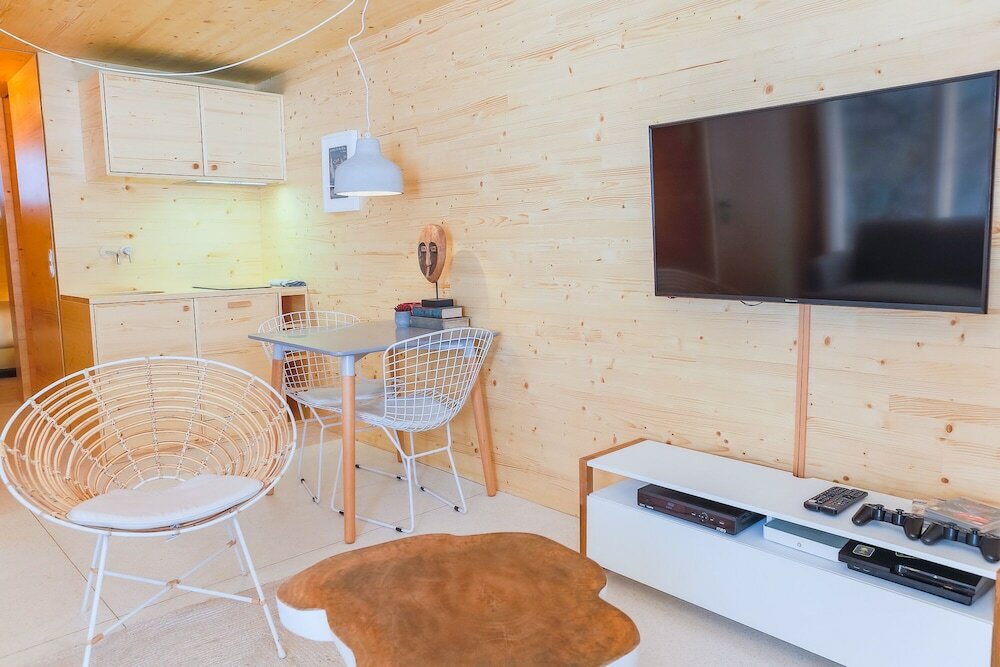 Фото Mac003 · Macario Wood Apartment Netflix