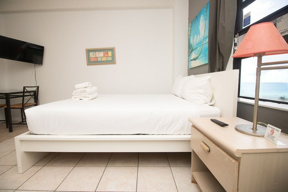 Фото 709 Partial Ocean View Hollywood Beach