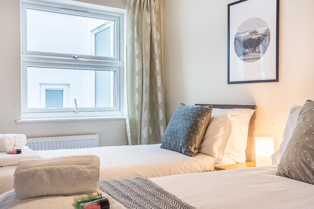 Фото Luxurious Modern One Bedroom Apartment