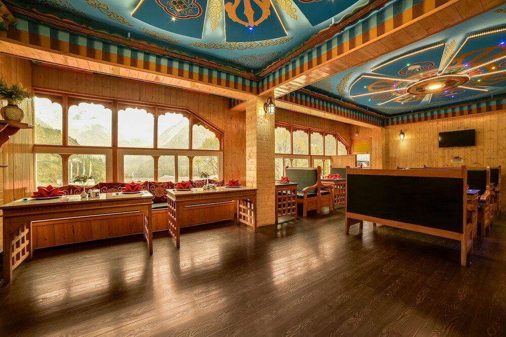 Фото Summit Panghen Metok Hotel