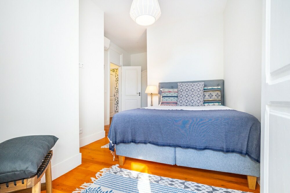 Фото Luxurious Art Deco 3 Br