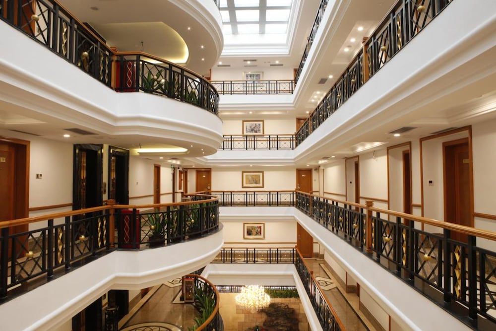 Фото Guangzhou Yuehai Hotel