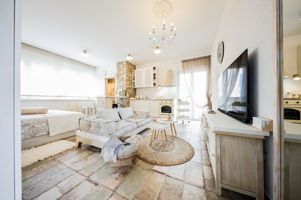 Фото Ika Boutique Luxury Apartments