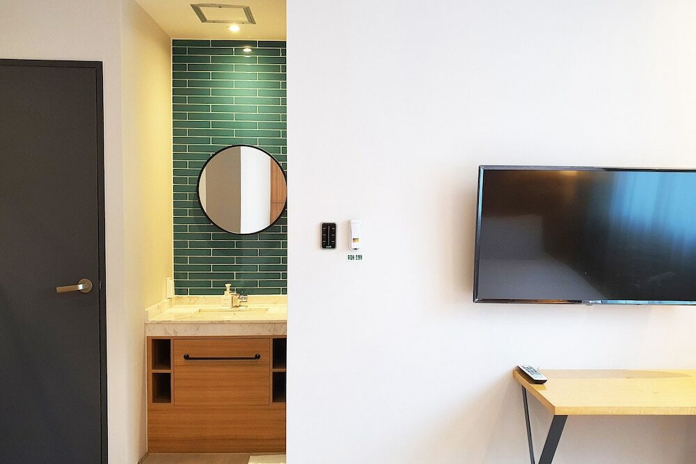 Фото Seven Bricks Hotel