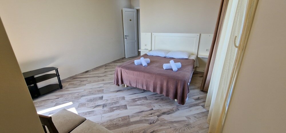 Фото Гостевой дом Holiday House Green Cape Batumi