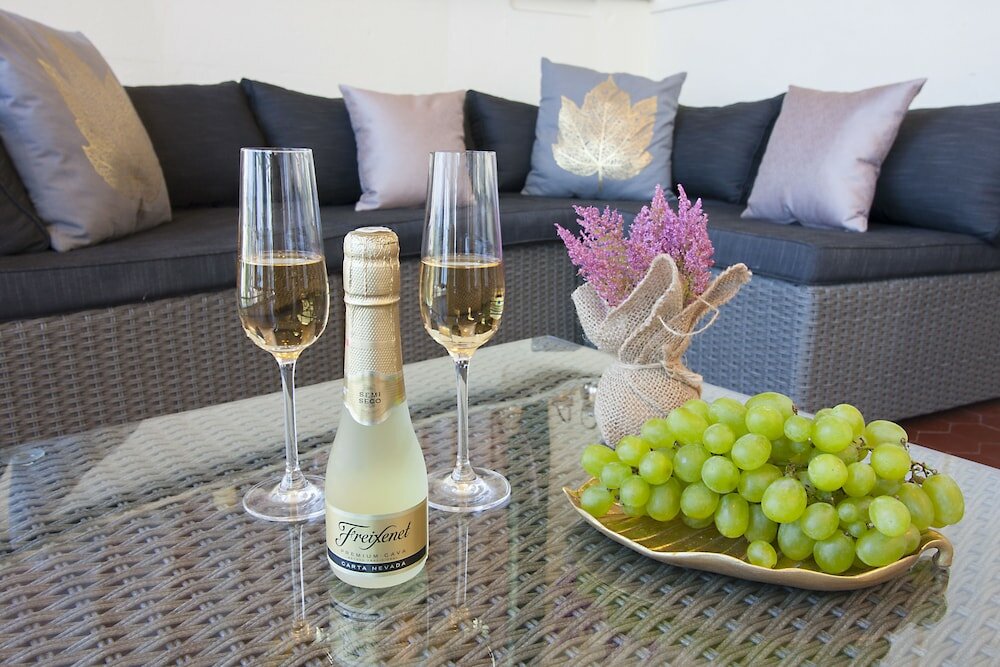 Фото Villa Muenz Luxurious Residence