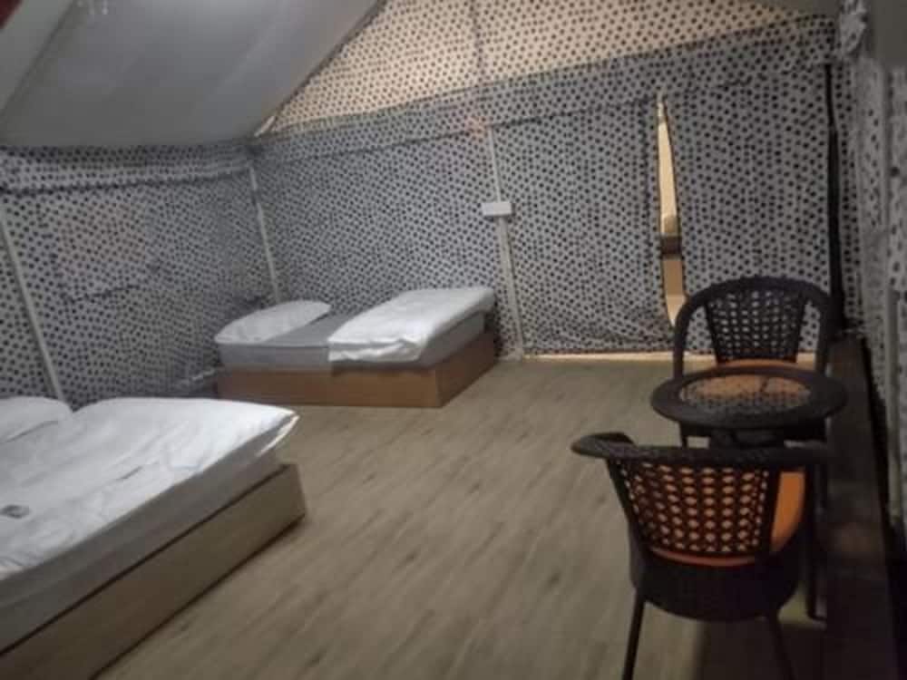 Фото Junglee Camps & Resort